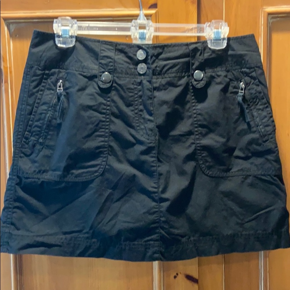 New York & Co black skort